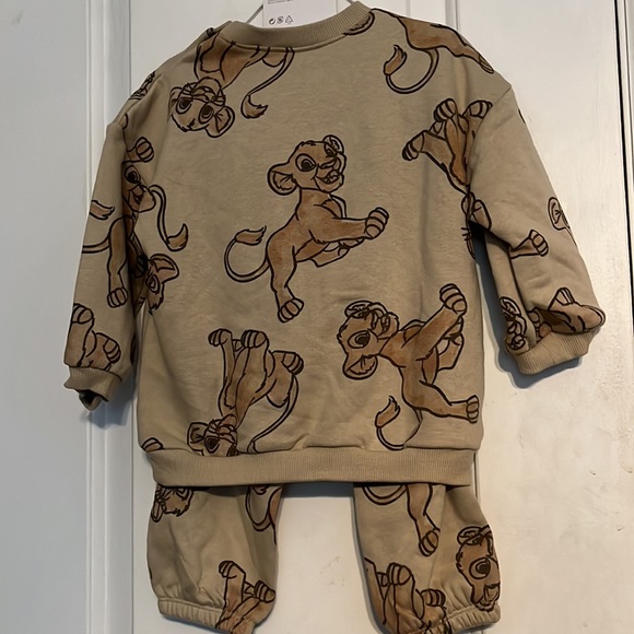H&M Simba sweat set, size 18 months. NWT - Picture 4 of 4